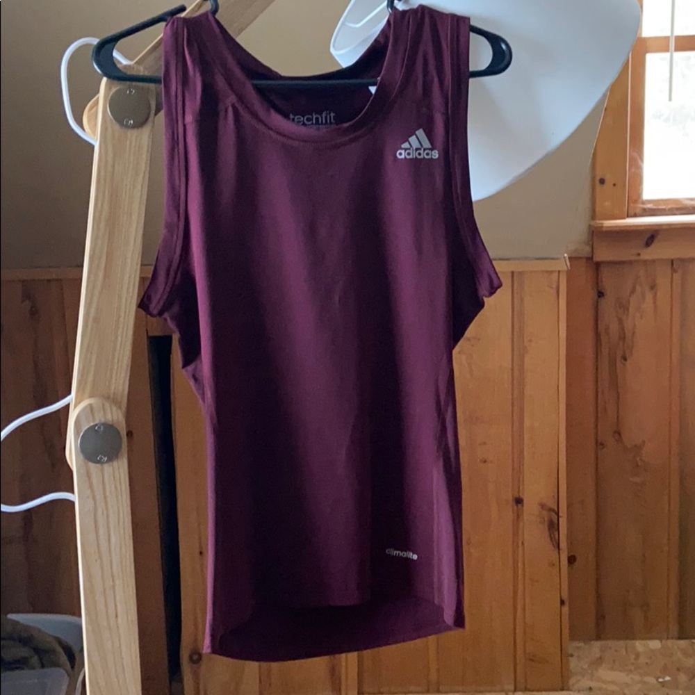 Techfit Compression Tank in burgundy